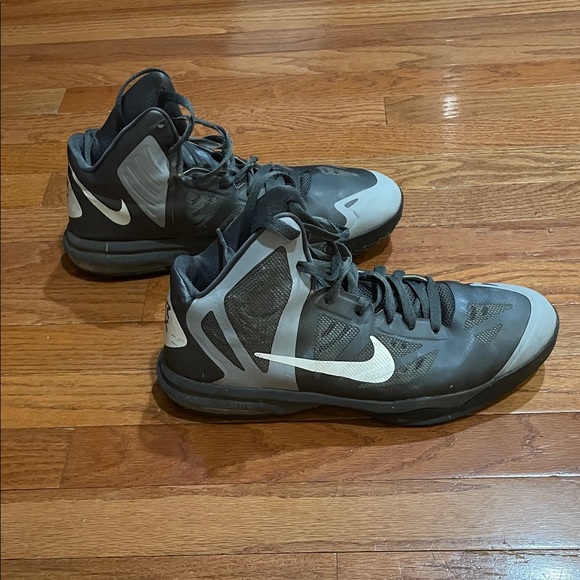 Nike Other - Nike Men's Gray/White Hyper Aggressor Air Max size 10 Athletic Shoes